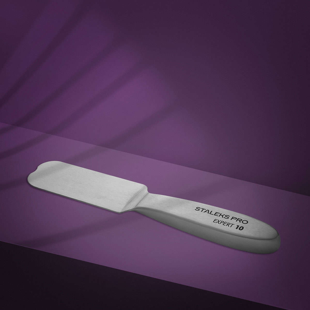 base-metallique-staleks-rechargeable-pour-pedicure-1
