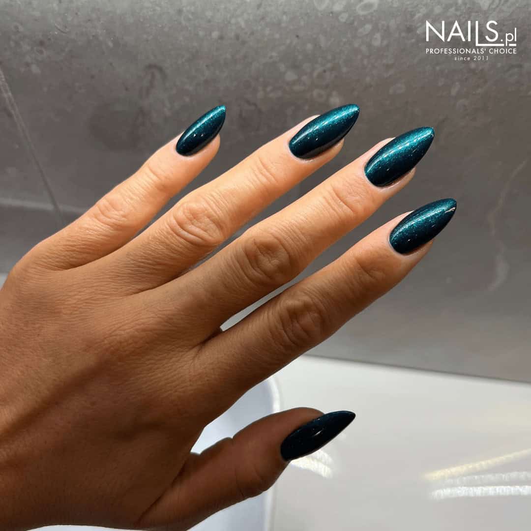miss-independent-335-brilliant-green