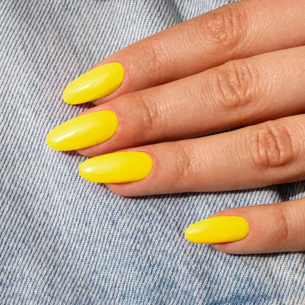 molly-nails-neons-yellow-light-71