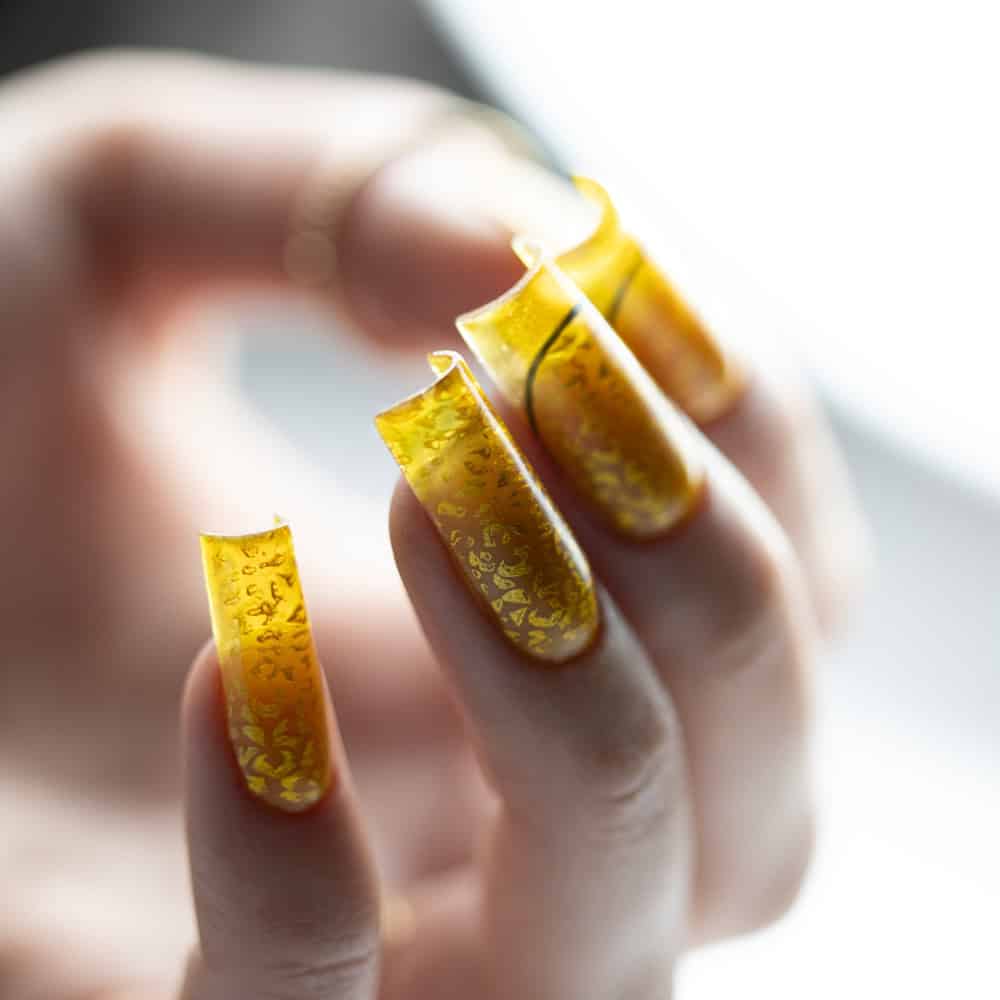 crystal-glass-top-no-wipe-molly-nails-yellow-10g